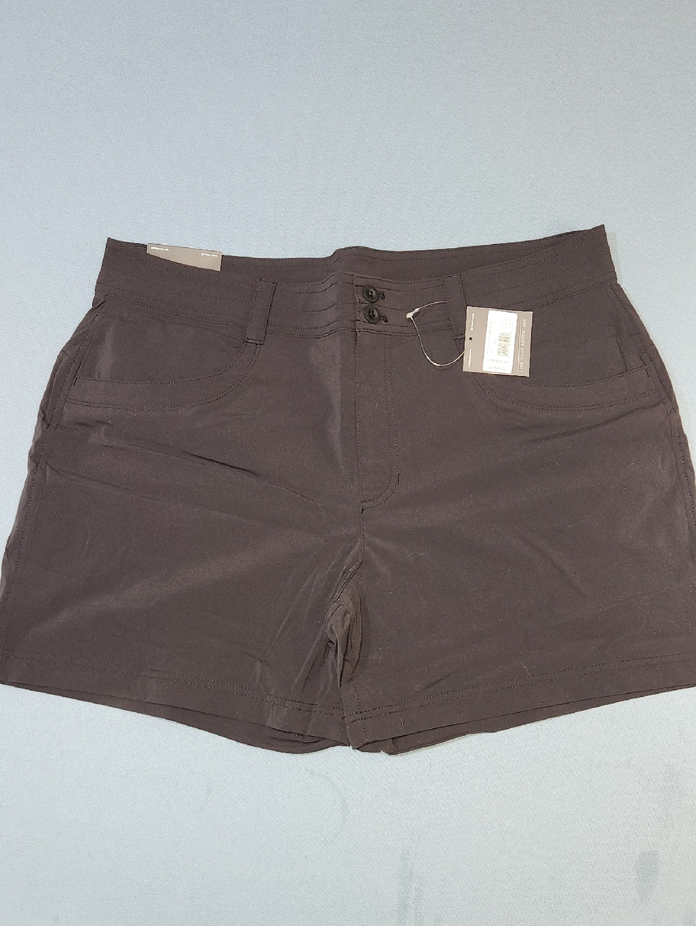 NWT Eddie Bauer Black Women's Sightscape Horizon Shorts. Size 16.